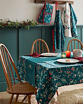 Catherine Lansfield Holly and Mistletoe Table Cloth