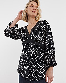 Lace Trim Short Sleeve Top