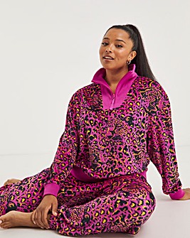 Chelsea Peers Velour Hidden Leopard Print Pyjama Set