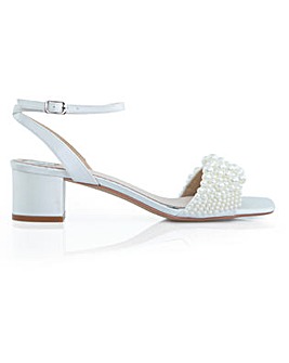 Perfect Claire Pearl Block Heel Sandal