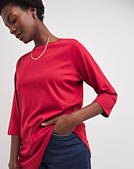 Red 3/4 Sleeve Curved Hem Longline Top