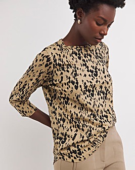 Animal Print 3/4 Sleeve Curved Hem Longline Top