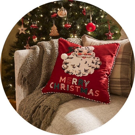 Cushions and throws