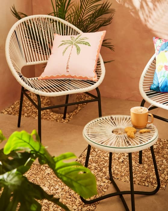 Shop garden