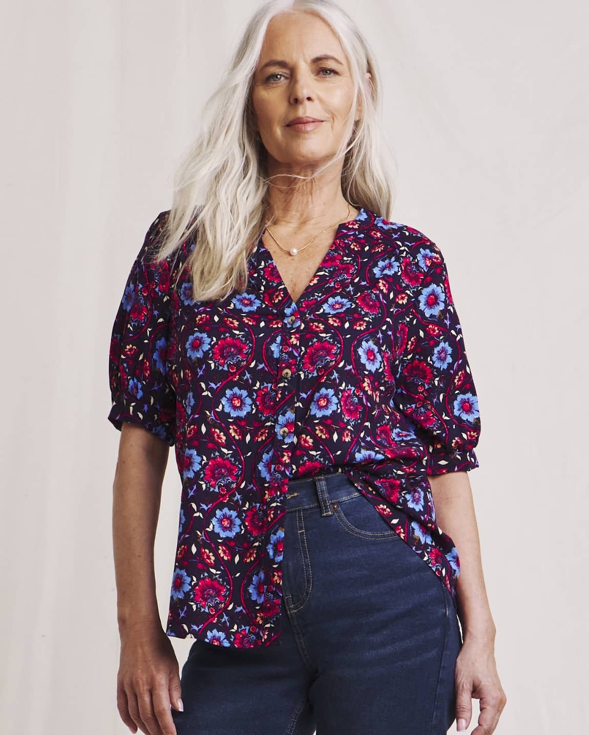 Blouses & shirts