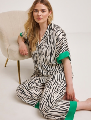 New season zebra-print pyjama set